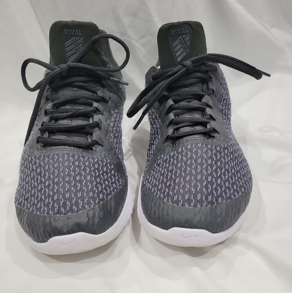 Nike renew rival 4
